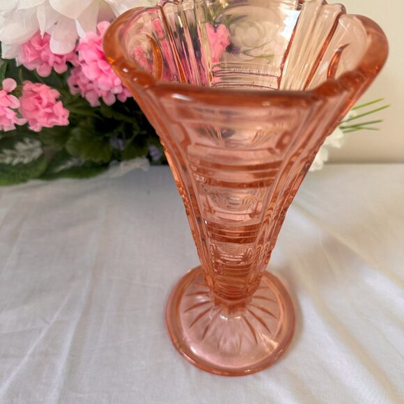 Vintage‎ Richard Walther Pink Art Deco Glass Vase Fluted Geometric Pressed Glass - Picture 3 of 6